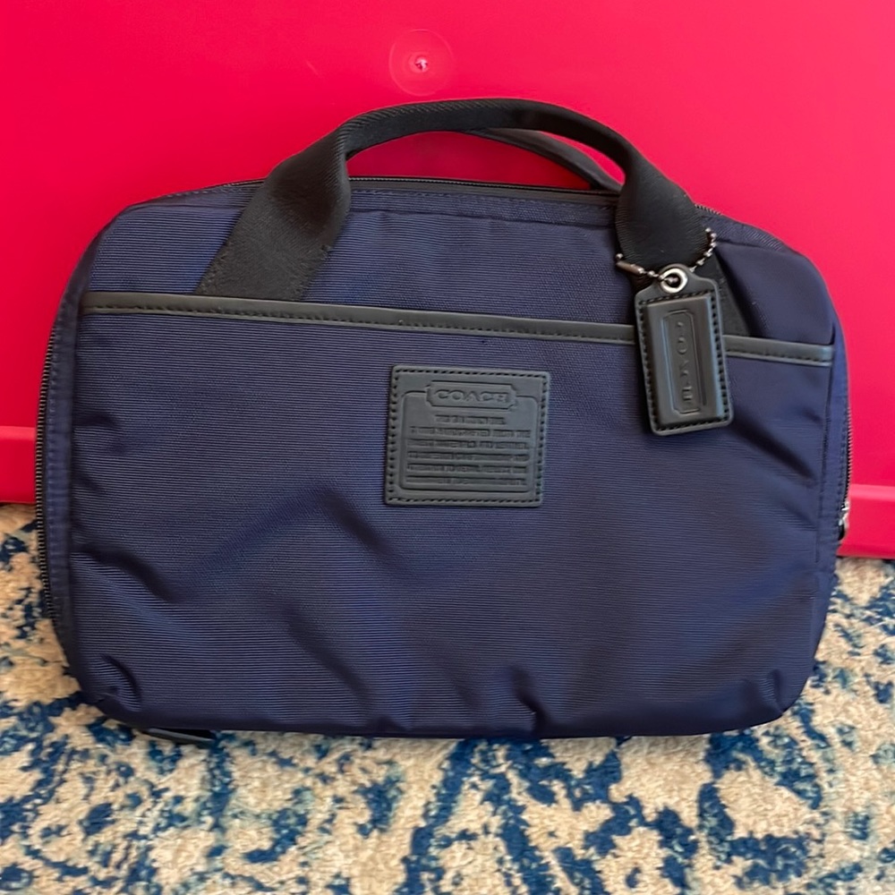 Coach New without tag navy case